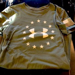 Under Armoir glory tshirt